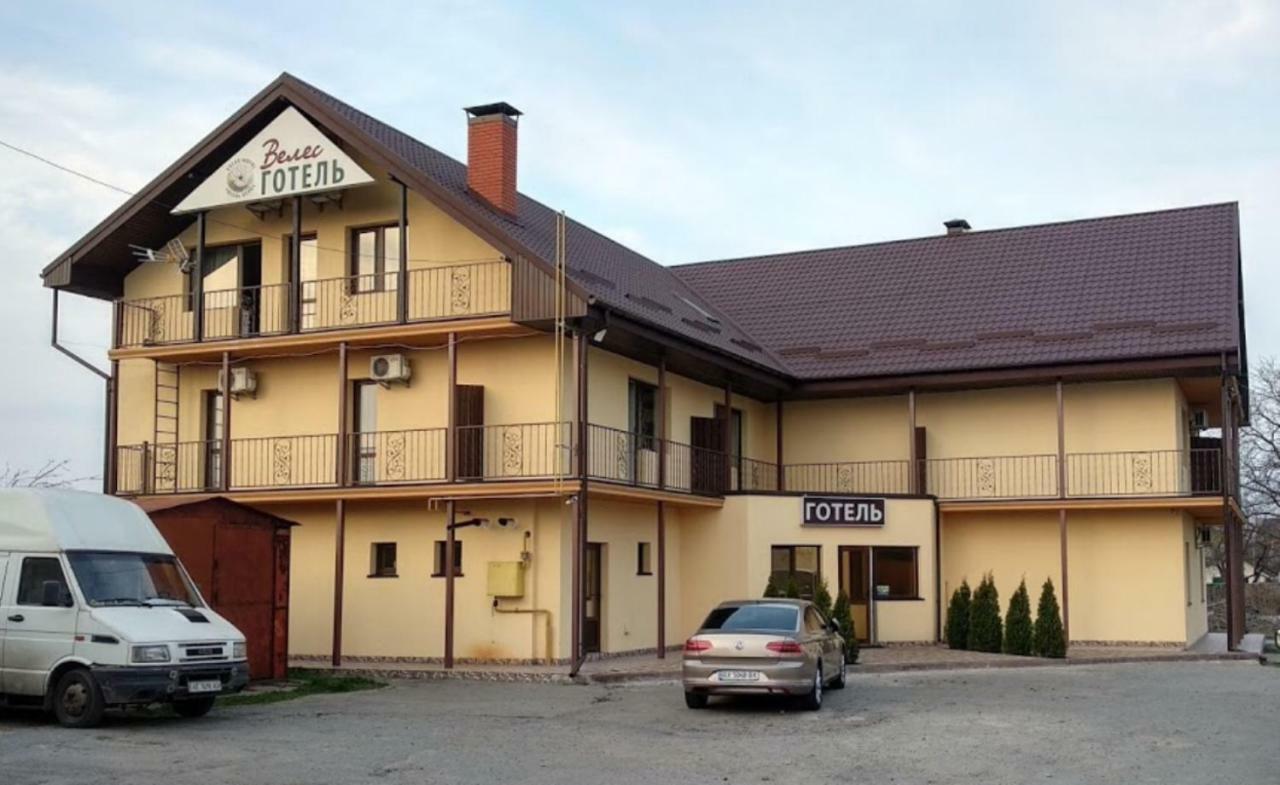 Veles Hotel โบรวารี ภายนอก รูปภาพ