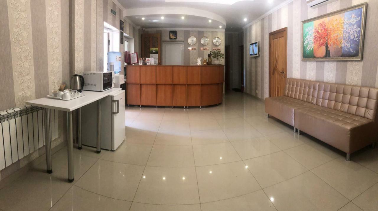 Veles Hotel โบรวารี ภายนอก รูปภาพ
