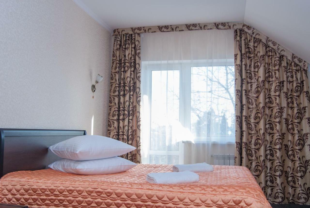 Veles Hotel โบรวารี ภายนอก รูปภาพ