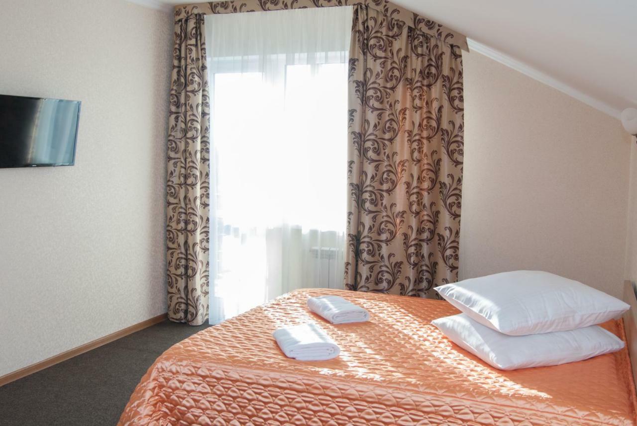 Veles Hotel โบรวารี ภายนอก รูปภาพ