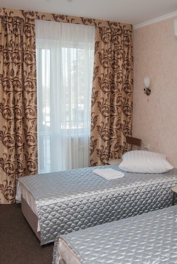 Veles Hotel โบรวารี ภายนอก รูปภาพ