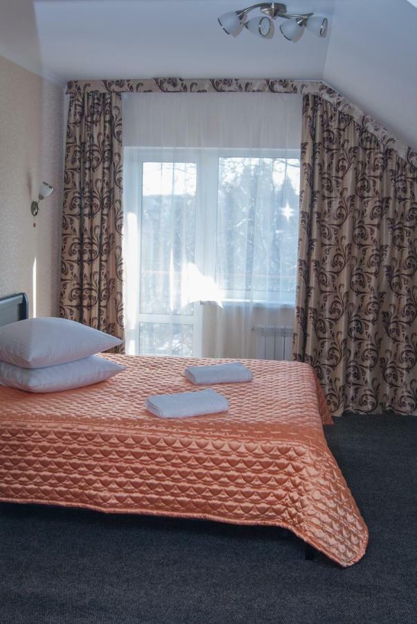 Veles Hotel โบรวารี ภายนอก รูปภาพ