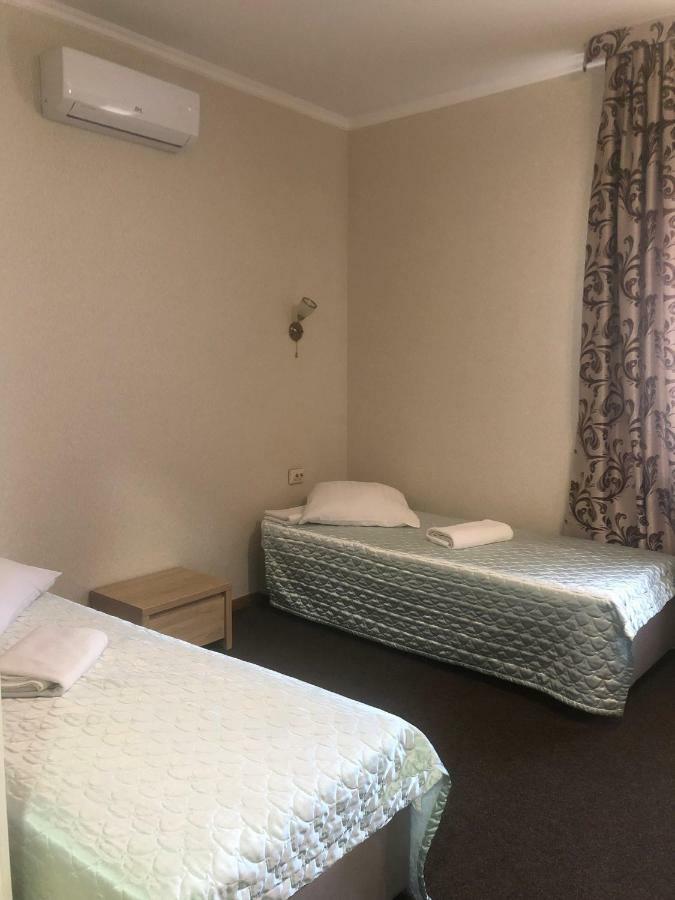 Veles Hotel โบรวารี ภายนอก รูปภาพ