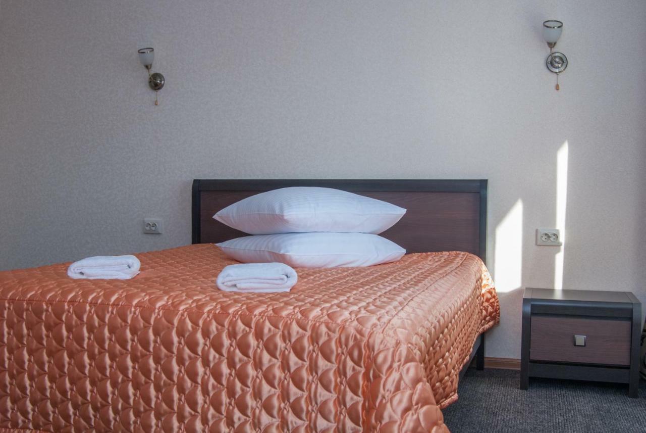 Veles Hotel โบรวารี ภายนอก รูปภาพ