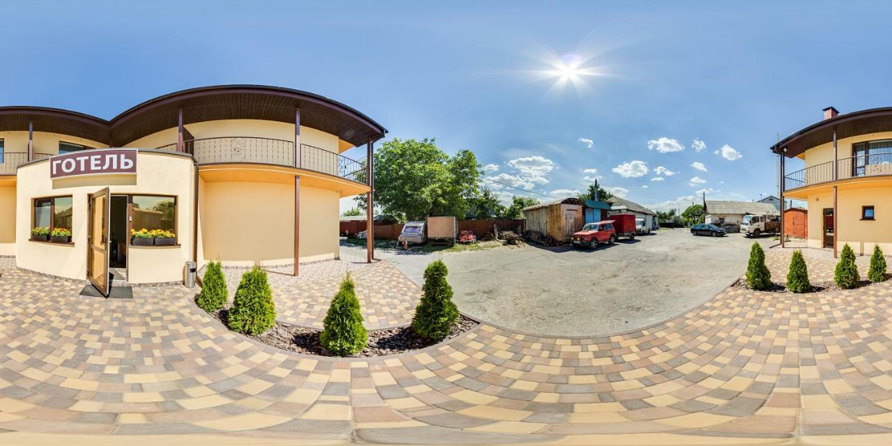 Veles Hotel โบรวารี ภายนอก รูปภาพ